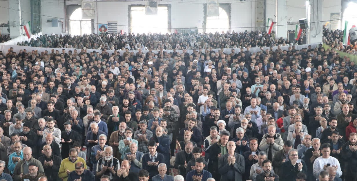 اقامه نماز بندگی در بروجرد از لنز دوربین شهروندخبرنگار