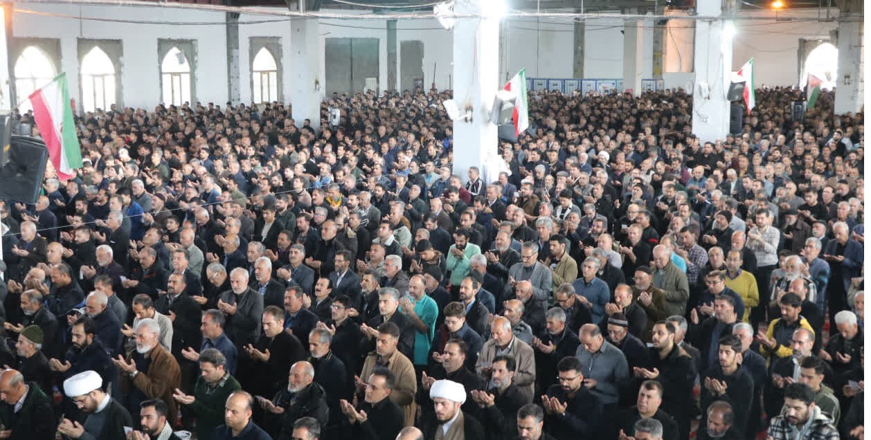 اقامه نماز بندگی در بروجرد