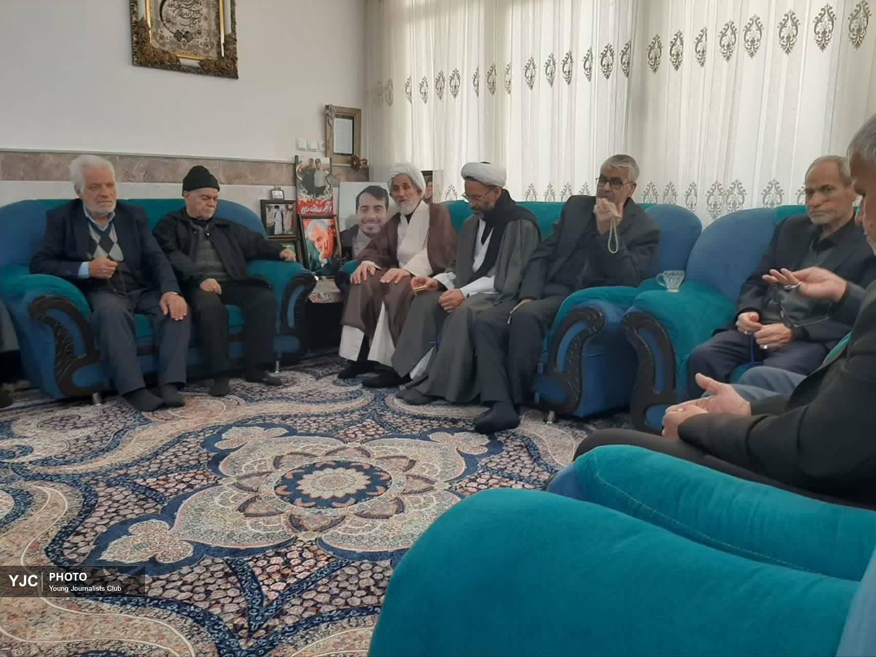 اقدام زیبای نمازگزاران یک مسجد در قم به مناسبت روز اول سال و عید فطر