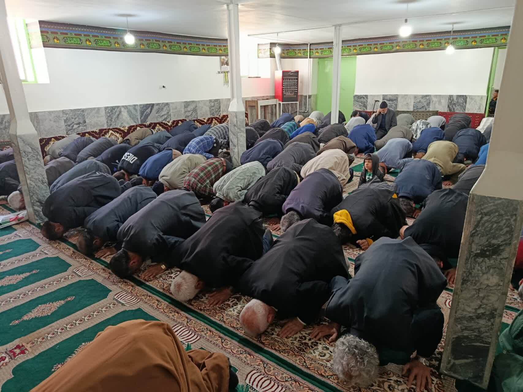 اجتماع با شکوه مردم مومن ماهدشت در نماز عید سعید فطر اجتماع با شکوه مردم مومن ماهدشت در نماز عید سعید فطر