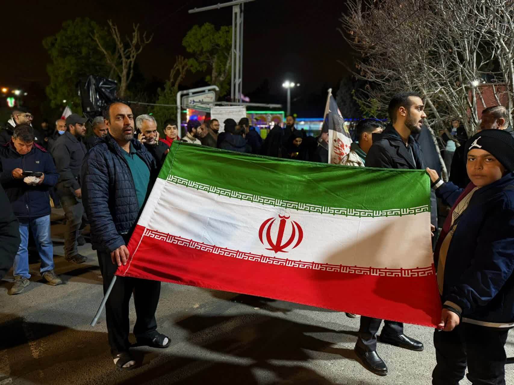 گوشه&zwnj;هایی از وطن دوستی مردم انقلابی شهرری در تجمعات شبانه