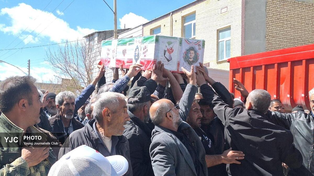باشگاه خبرنگاران -تشییع پیکر مطهر شهید شاهین در شمس آباد+تصاویر