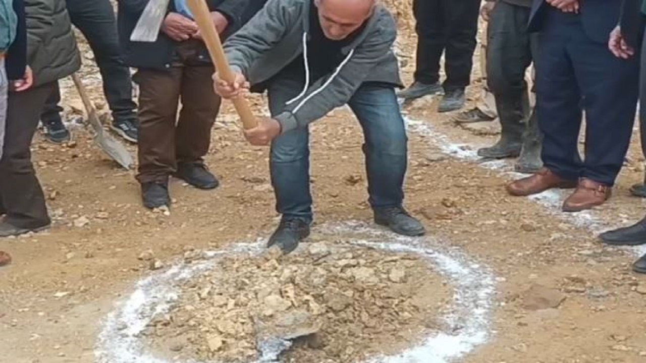 آیین کلنگ‌زنی دبستان شریعتی روستای ترسه مینودشت