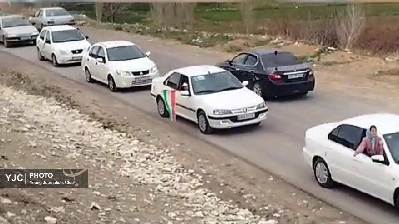رژه خودرویی روستای سراب احمدوند شهرستان دلفان در بیعت با رهبر انقلاب + فیلم