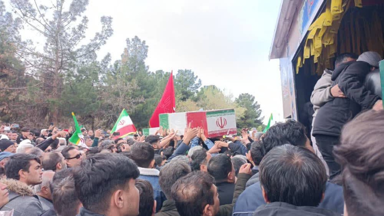 گزارش تصویری از مراسم تشییع شهدای محله ۱۳ آبان