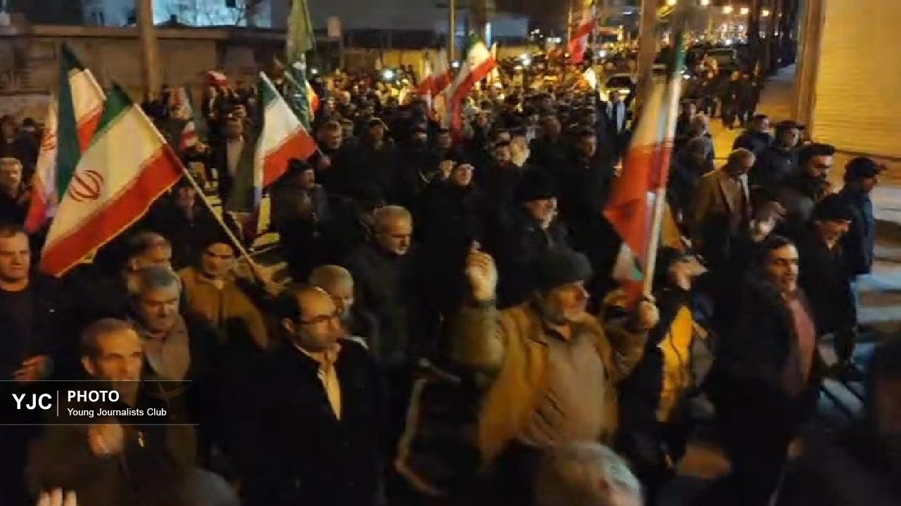 هرشب به عشق ایران هستیم در خیابان؛راهپیمایی پرشور مردم ازنا امشب + فیلم