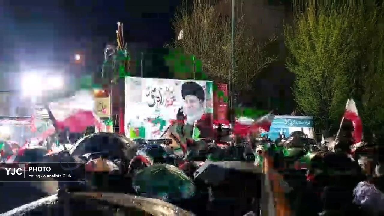 موج سی و یکم حماسه خیابان/ باران هم حریف مردم دورود نشد + فیلم