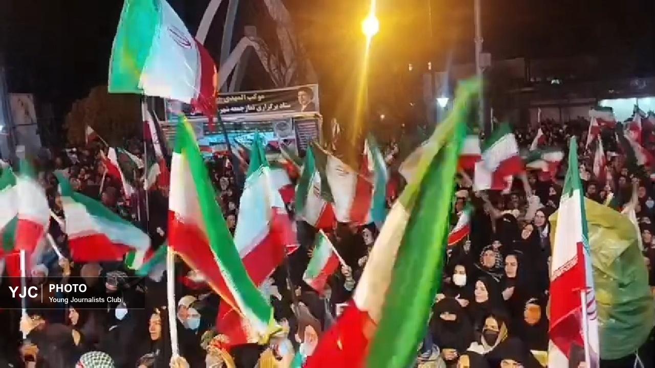 زمزمه سرود ملی توسط نورآبادی‌ها در شب + فیلم