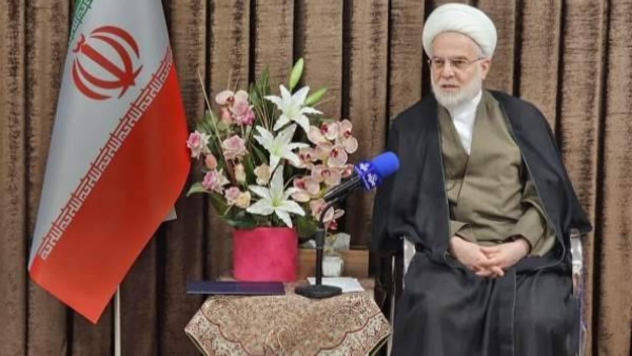 نگاه ویژه رهبر معظم انقلاب به علمای اهل سنت مبین جایگاه عالمان دینی در کشور است