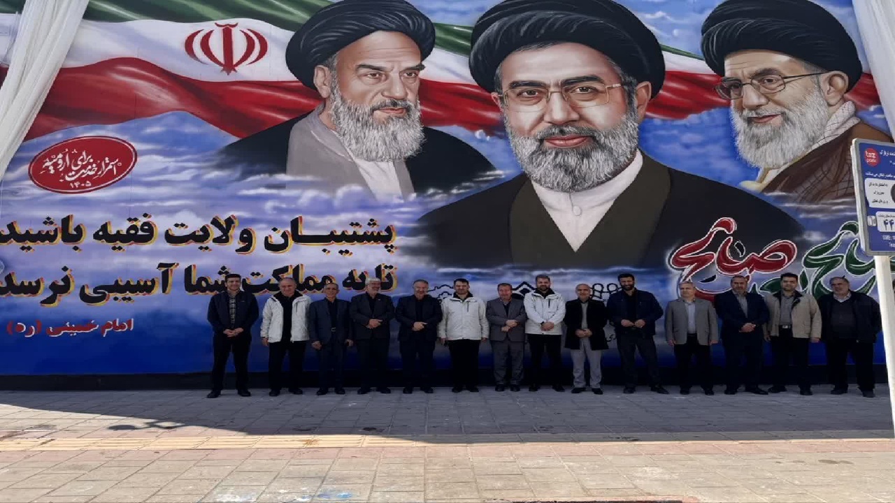 رونمایی از بزرگترین دیوارنگاره ارومیه، منقش به تصاویر ۳ رهبر معظم نظام جمهوری اسلامی+تصاویر