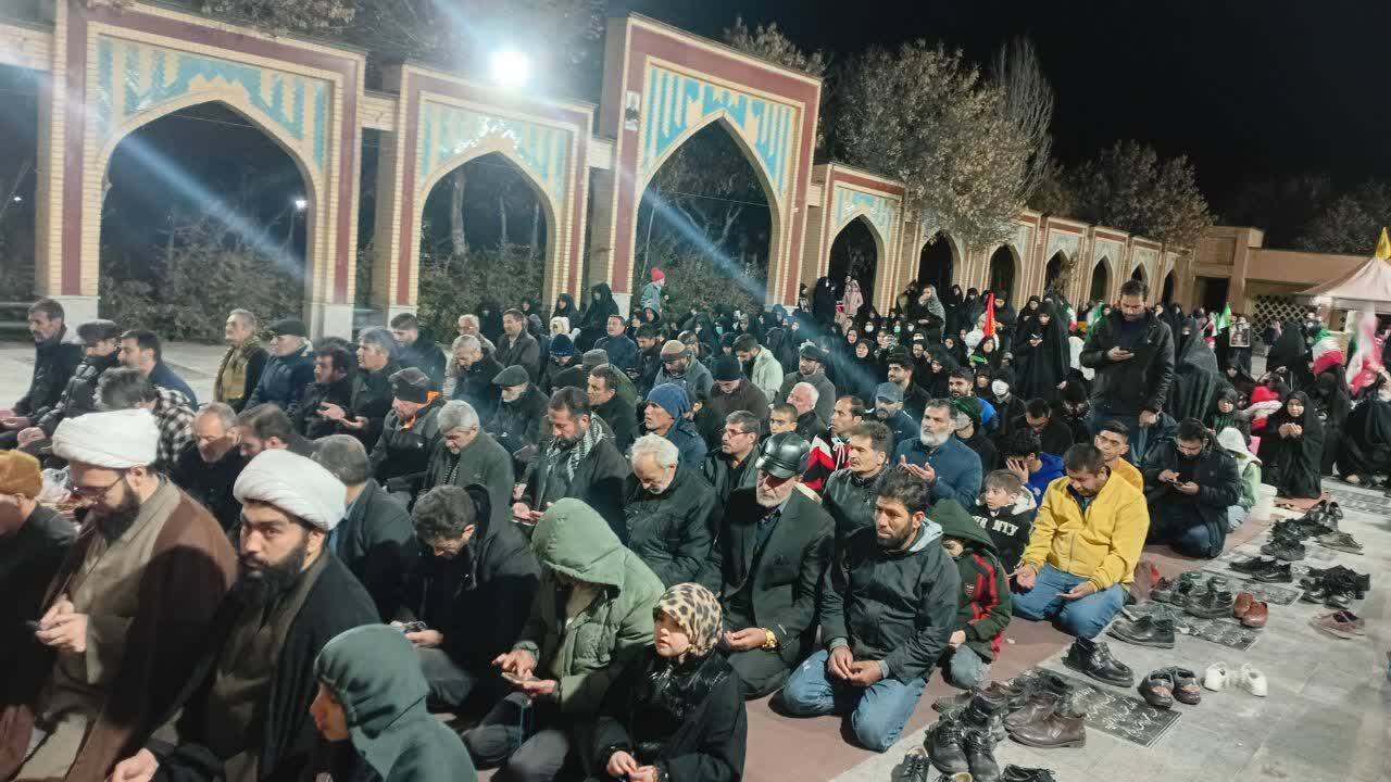 برگزاری اقامه نماز استغاثه و دعای امام زمان (عج) در تجمعات شبانه صالح آباد