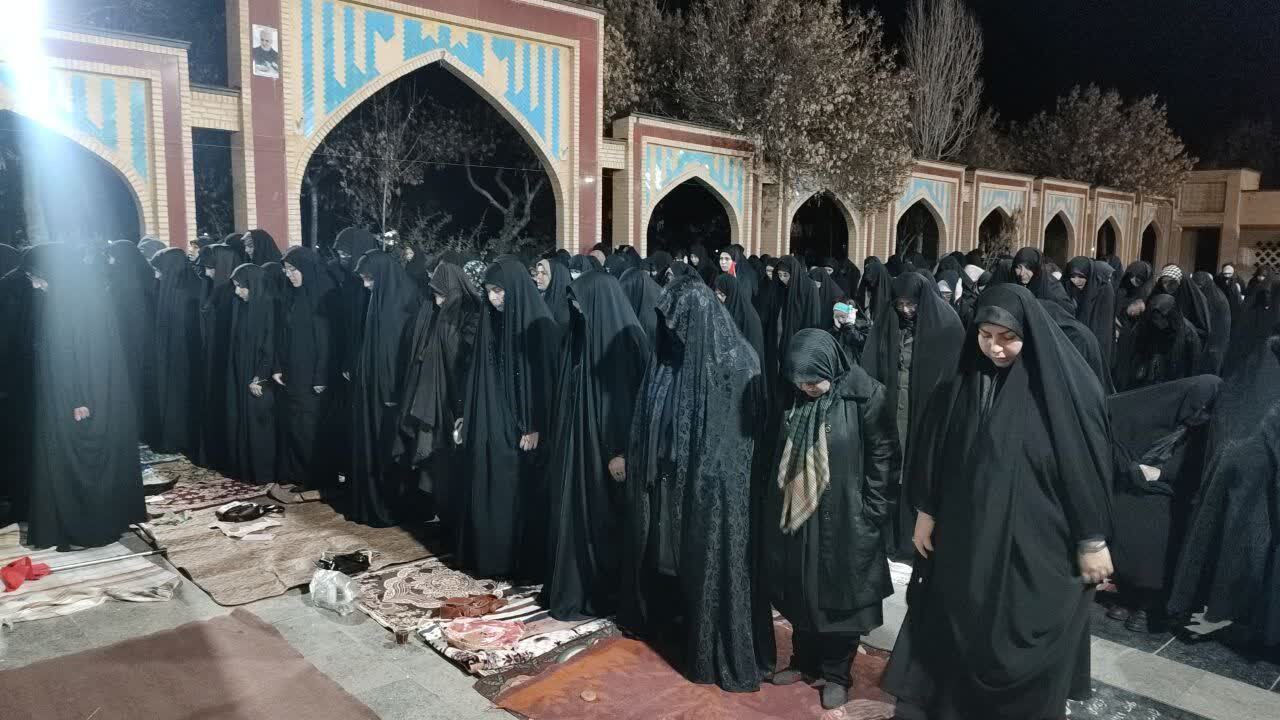 برگزاری اقامه نماز استغاثه و دعای امام زمان (عج) در تجمعات شبانه صالح آباد