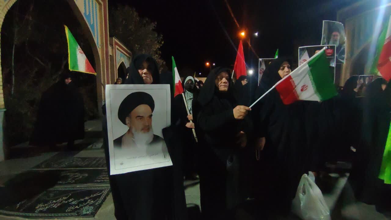 برگزاری اقامه نماز استغاثه و دعای امام زمان (عج) در تجمعات شبانه صالح آباد