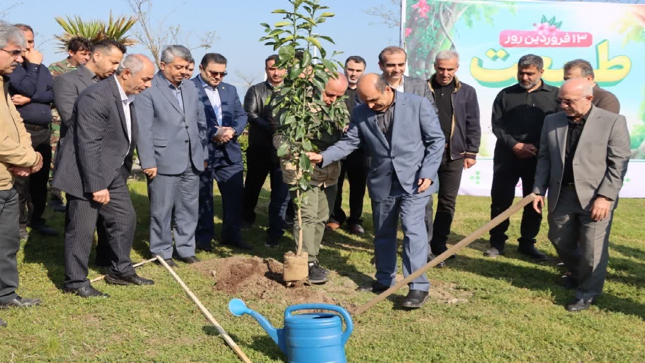 درختکاری، نمادی از باور به آینده و پیروزی ملت ایران در جنگ رمضان