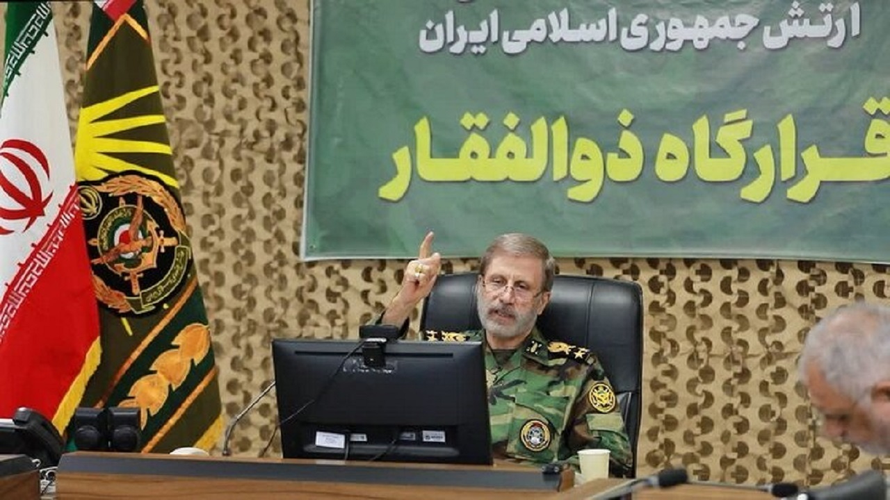 امیر حاتمی: در صورت عملیات زمینی دشمن، یک نفر هم نباید جان سالم به در ببرد