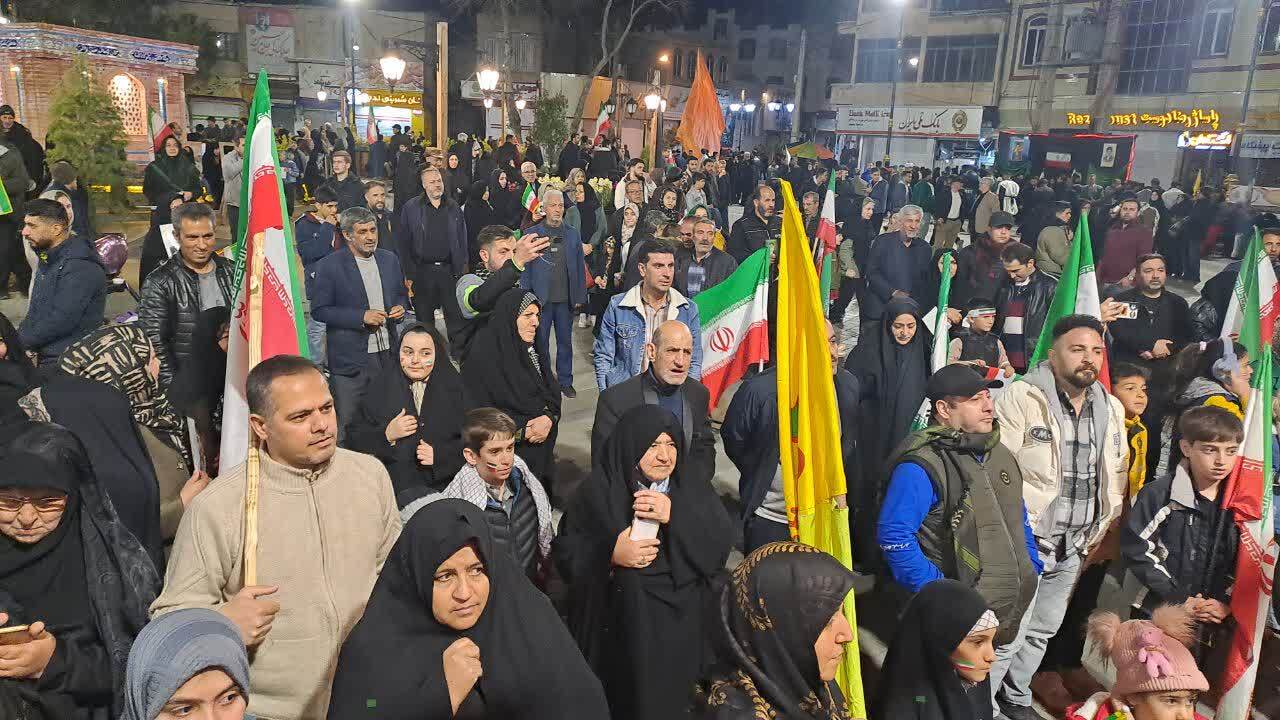 گوشه&zwnj;هایی از قرار وطن دوستی مردم ولایتمدار خوی در تجمع شبانه