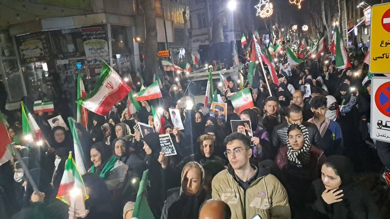 گوشه&zwnj;هایی از قرار وطن دوستی مردم ولایتمدار خوی در تجمع شبانه