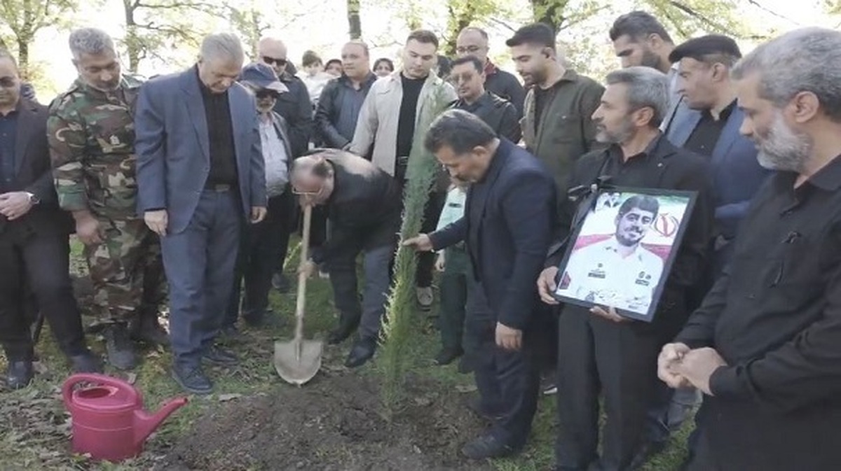 باشگاه خبرنگاران -غرس نهال امید توسط استاندار گلستان در روز طبیعت