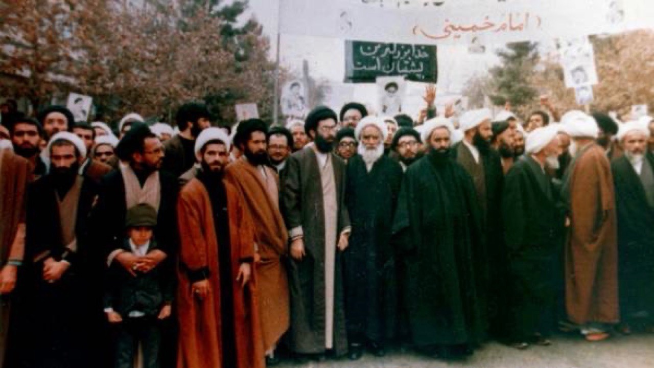 امام خامنه‌ای و تبدیل مسجد به مرکز مبارزه