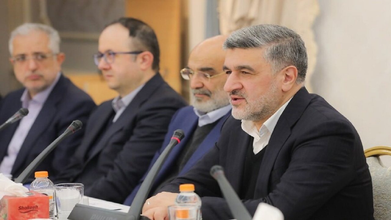بازار سرمایه برای کمک به بازسازی فولاد مبارکه و فولاد خوزستان پیش‌قدم شد