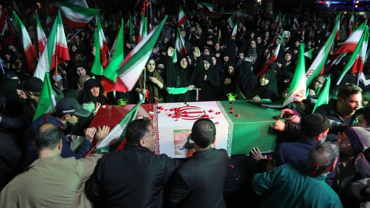 تجمع شب سی‌وچهارم در میدان جمهوری اسلامی