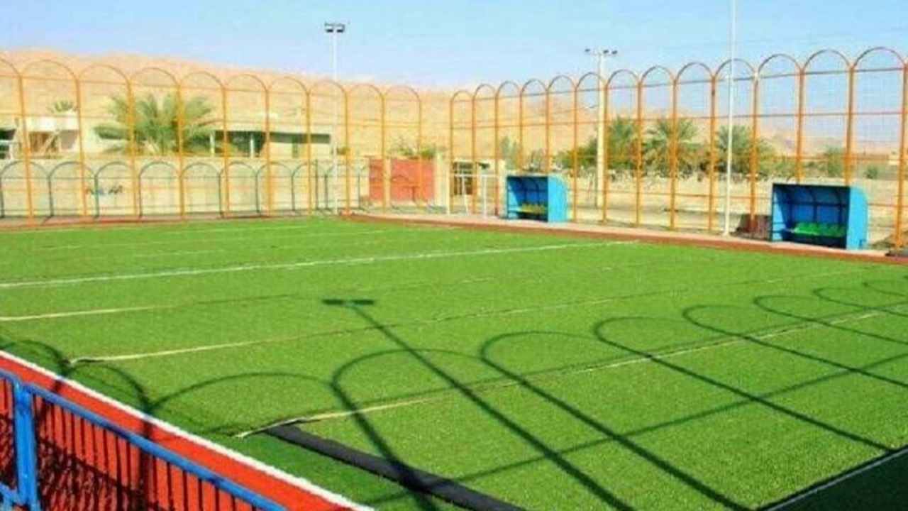 توسعه زیرساخت‌های ورزشی در دامن ایرانشهر؛ پنجمین زمین چمن افتتاح شد