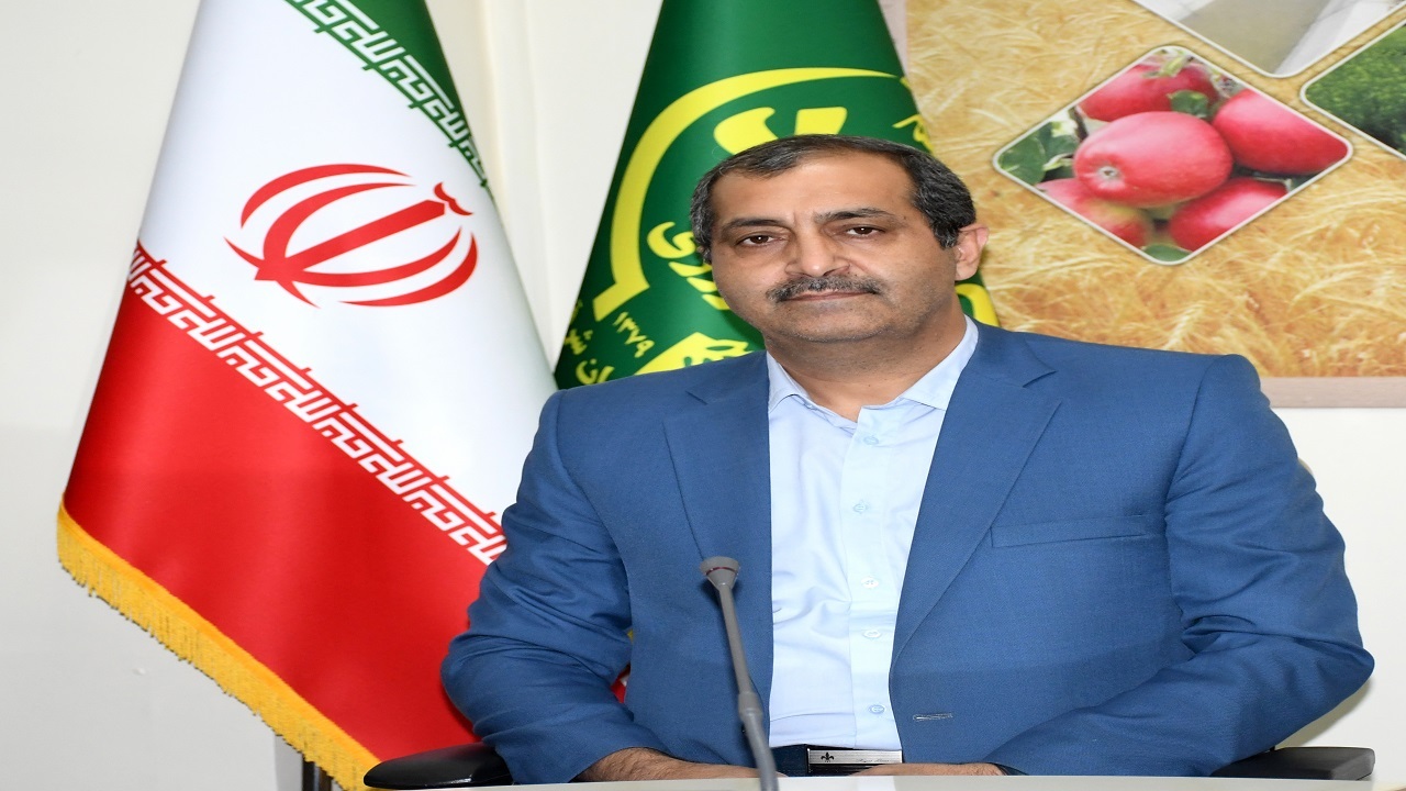 حضور در مزارع و تولید محصولات راهبردی را میدان دفاع از امنیت غذایی کشور می‌دانیم