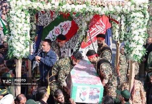 پیکر مطهر سردار شهید محمد حسین صوفی در ازنا آرام گرقت + تصاویر