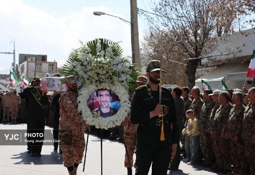 پیکر مطهر سردار شهید محمد حسین صوفی در ازنا آرام گرقت + تصاویر