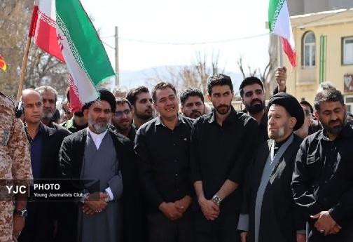 پیکر مطهر سردار شهید محمد حسین صوفی در ازنا آرام گرقت + تصاویر