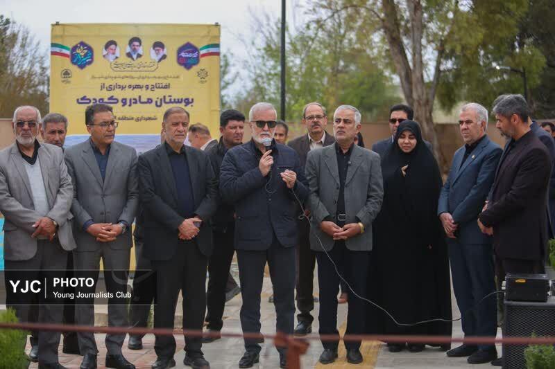 بوستان مادر و کودک و ۱۱ پروژه دیگر در منطقه ۹ شیراز افتتاح شد