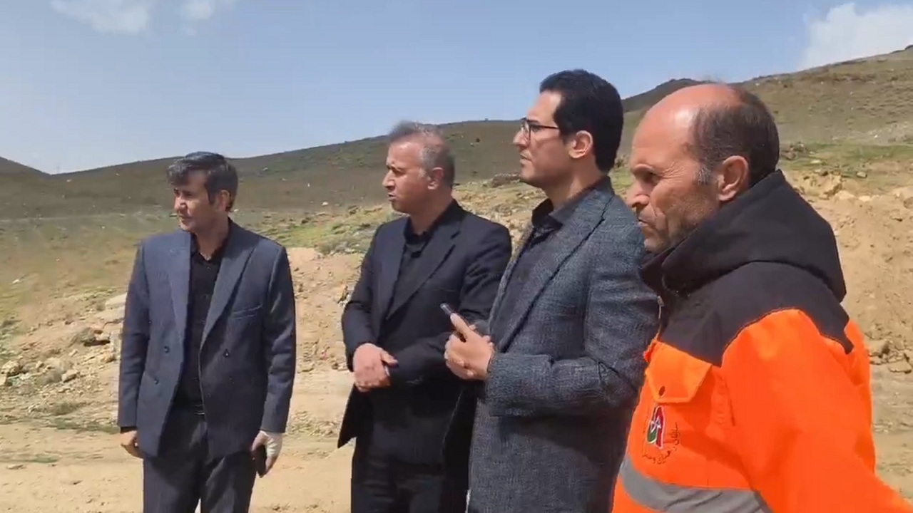 بازدید فرماندار عجب شیر از روند احداث جاده‌ پدافند غیر عامل