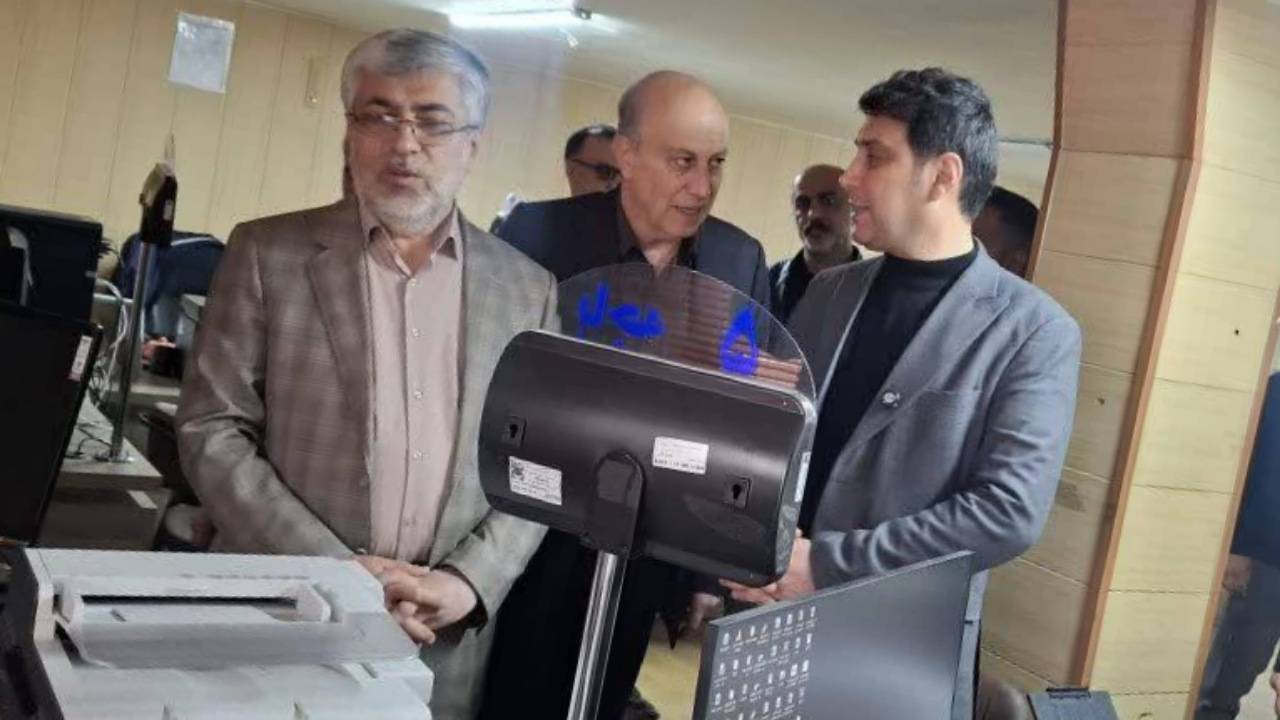 بازدید استاندار کردستان از اداره‌کل صمت؛ تأکید بر تداوم خدمات و جبران خسارات