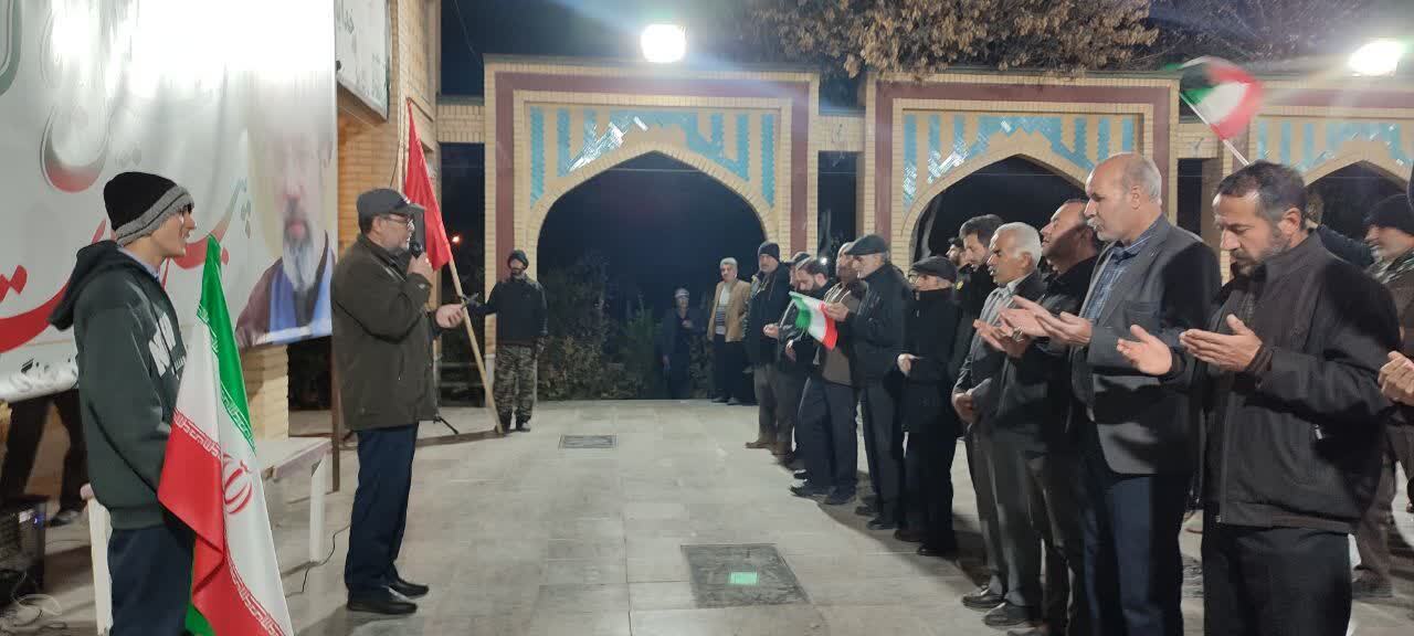 تجمع خودجوش صالح آبادی&zwnj;ها در حمایت از رهبر انقلاب اسلامی