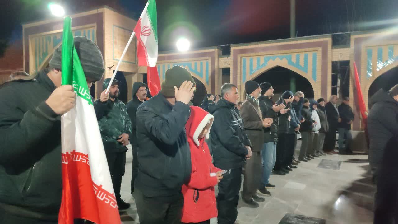 تجمع خودجوش صالح آبادی&zwnj;ها در حمایت از رهبر انقلاب اسلامی