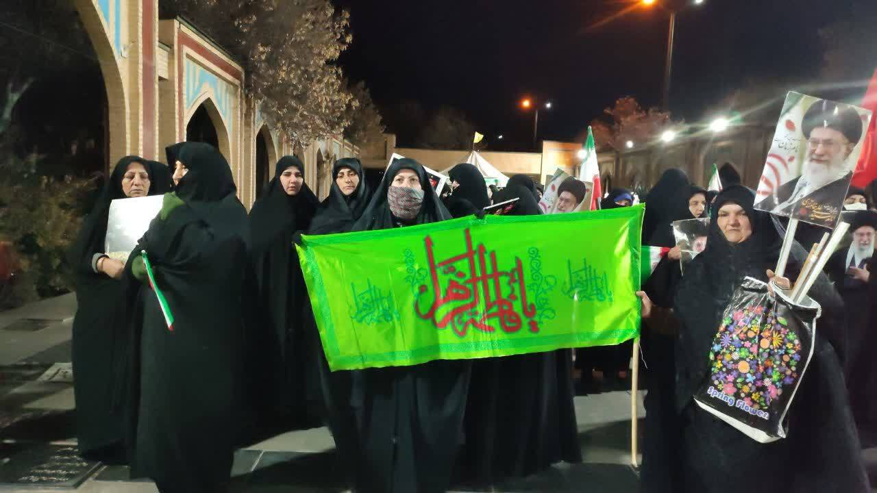 تجمع خودجوش صالح آبادی&zwnj;ها در حمایت از رهبر انقلاب اسلامی