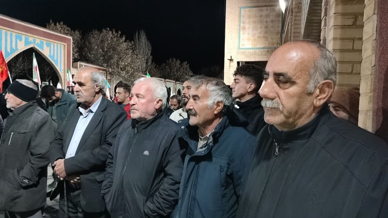 تجمع خودجوش صالح آبادی&zwnj;ها در حمایت از رهبر انقلاب اسلامی