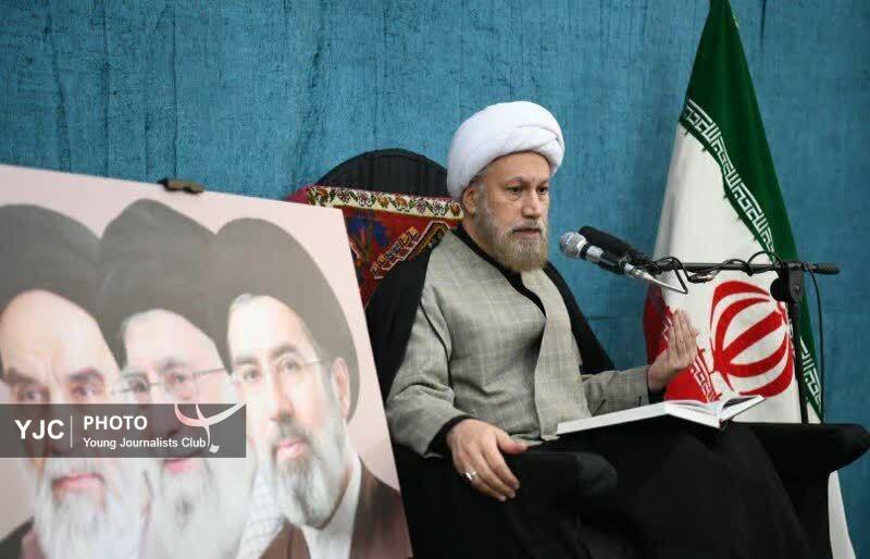 حفظ وحدت ملی در برابر توطئه دشمن