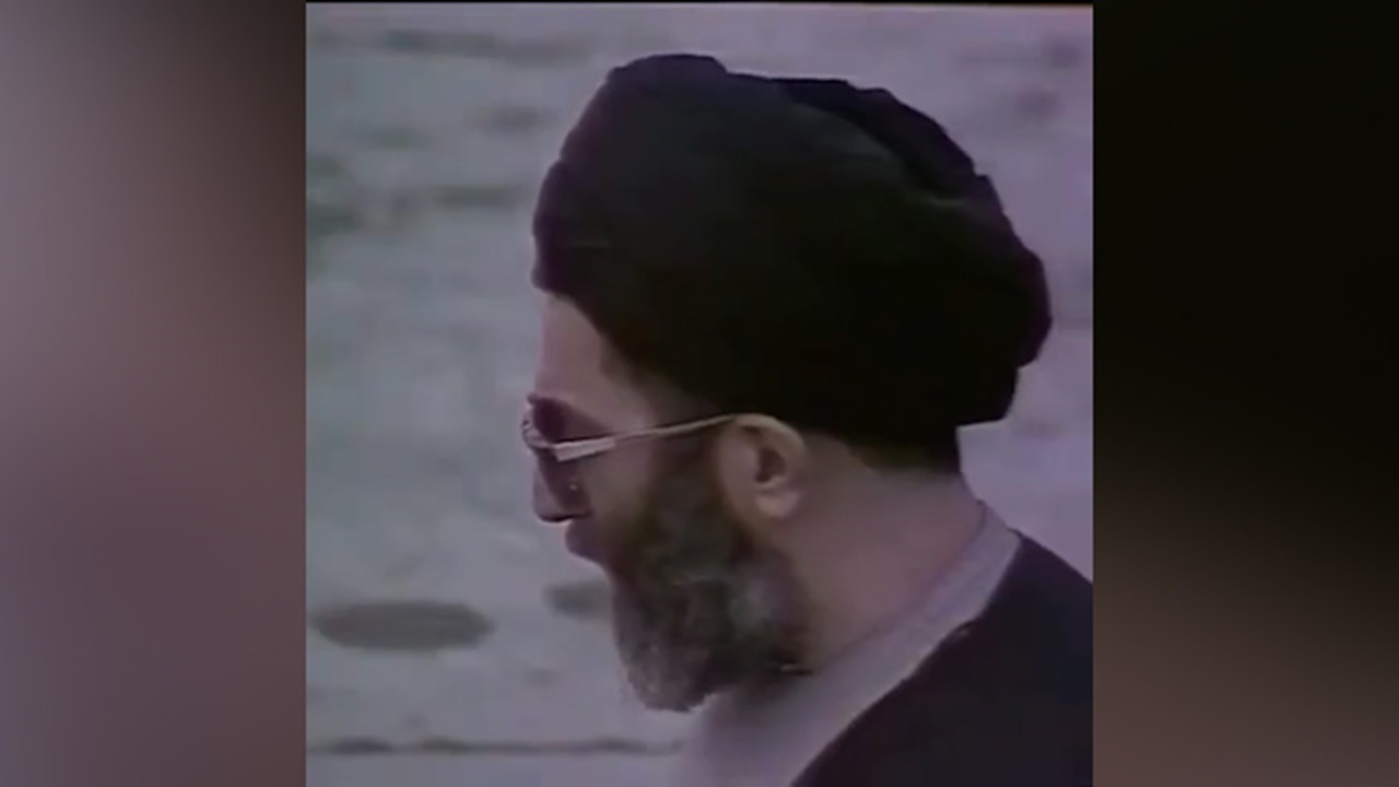 تلاوت سوره ماعون توسط رهبر شهید انقلاب + فیلم
