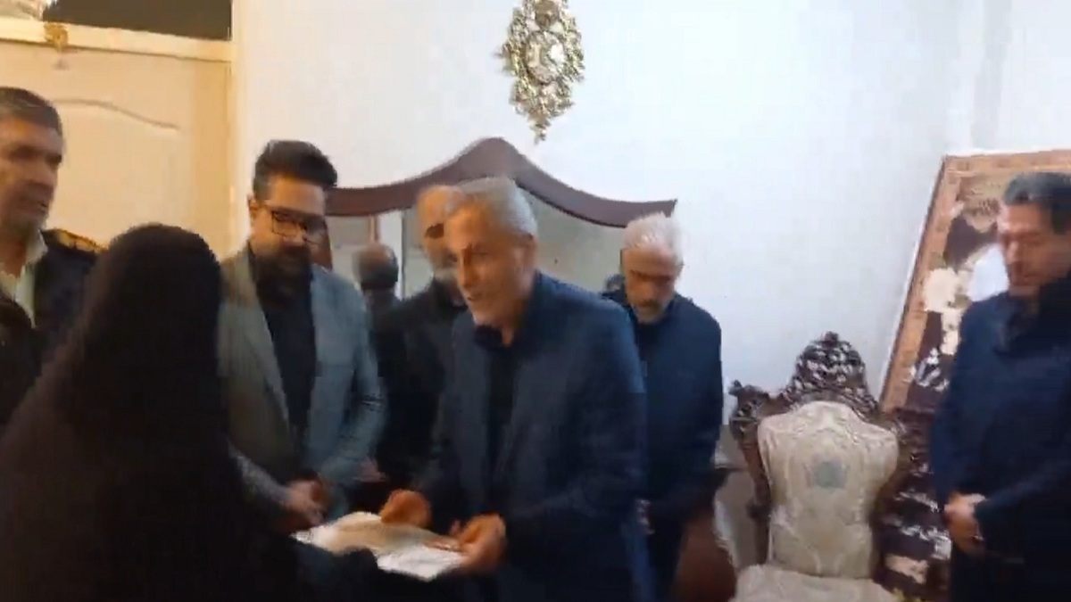 باشگاه خبرنگاران -دیدار مسئولان با خانواده های شهدای جنگ رمضان در هشترود