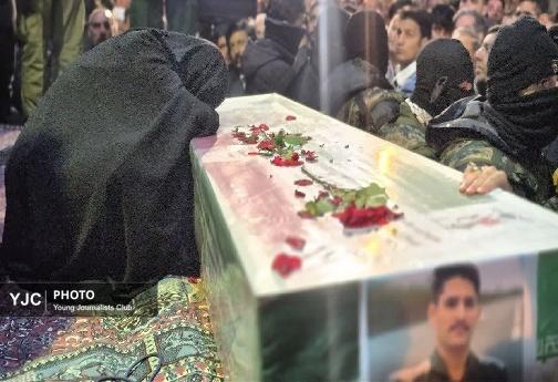 پیکر خلبان شهید محمد امینی پور در الشتر آرام گرفت + تصاویر