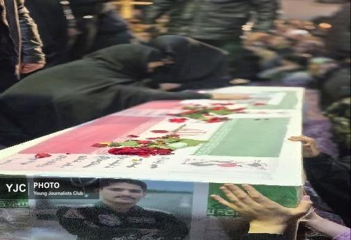 پیکر خلبان شهید محمد امینی پور در الشتر آرام گرفت + تصاویر