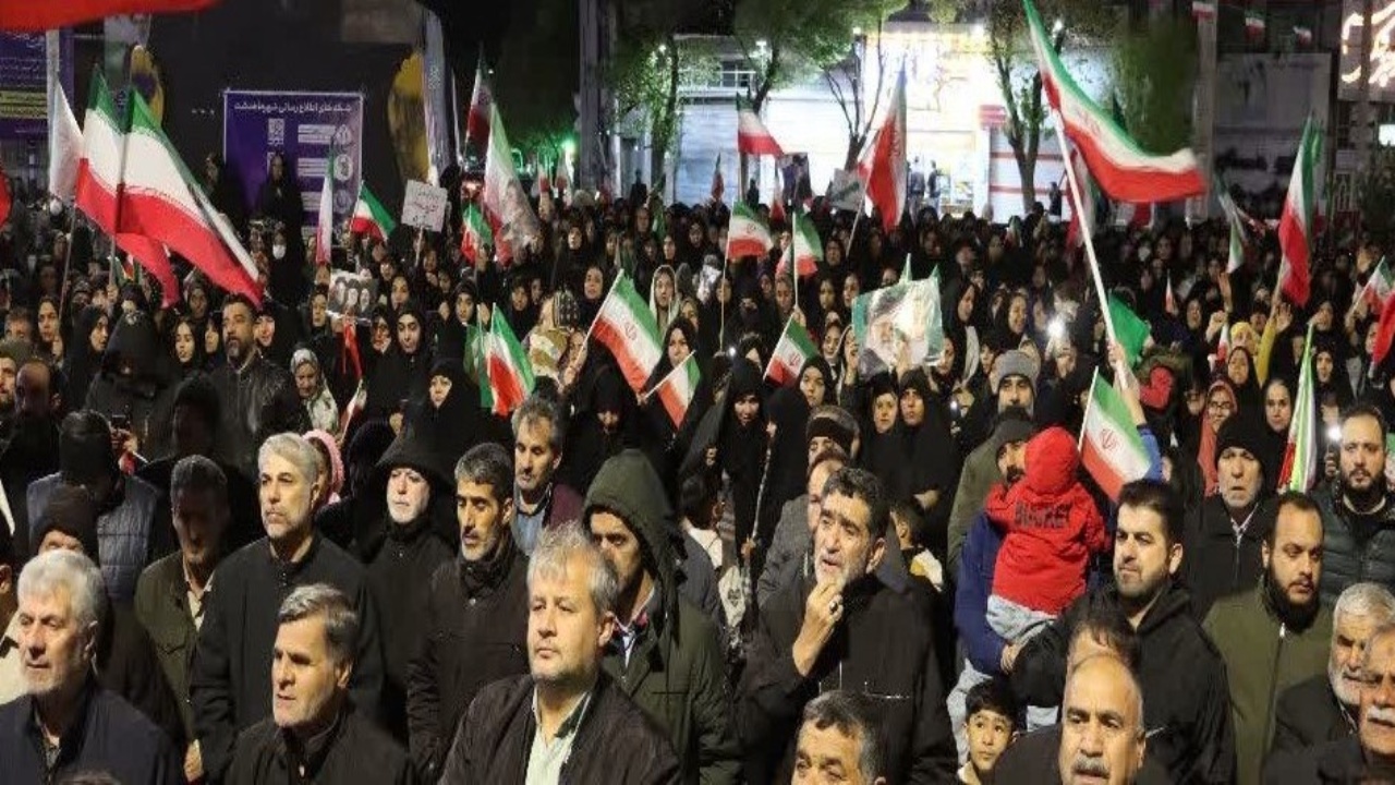 جلوه‌هایی از اجتماع عظیم مردم انقلابی ماهدشت در تجمع شبانه اقتدار و مقاومت + عکس