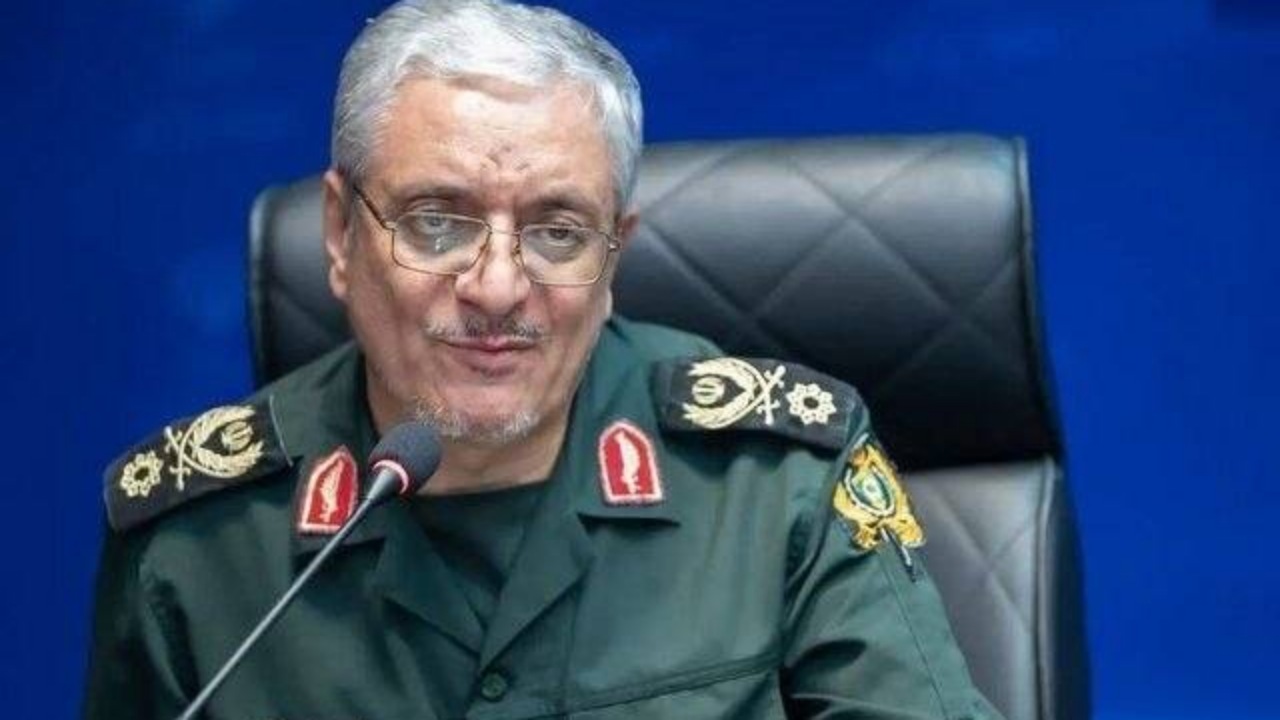تا تسلیم کامل دشمن رزم بی‌وقفه را با شدت و قوت ادامه می‌دهیم