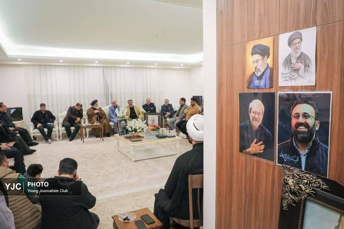 حضور تولیت مسجد جمکران و جمعی از اهالی رسانه قم در بیت شهید دکتر علی لاریجانی+تصاویر