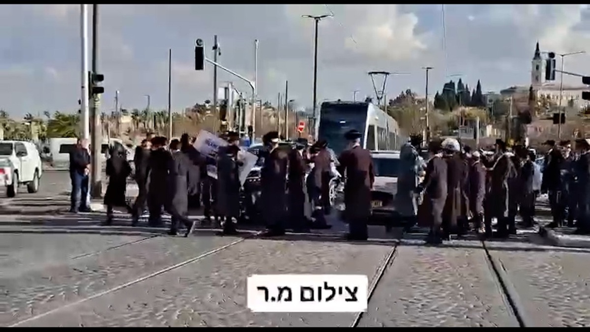 نخست‌وزیر اسبق رژیم صهیونیستی: انتظار نداریم همه چیز را به ما بگویید ولی حداقل اینقدر دروغ نگویید! + فیلم