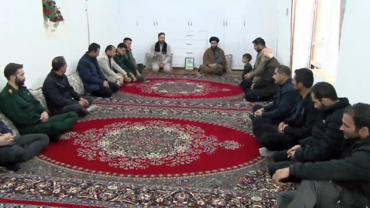 دیدار مسئولان سپاه ناحیه مرند با خانواده شهید مشهد خواه یامچی