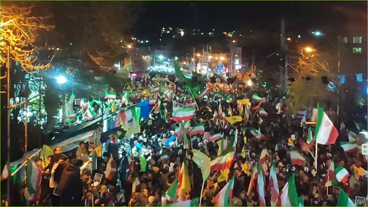 حمایت نهاوندی ها از لبنان با برپایی تجمع شبانه اقتدار و مقاومت + فیلم