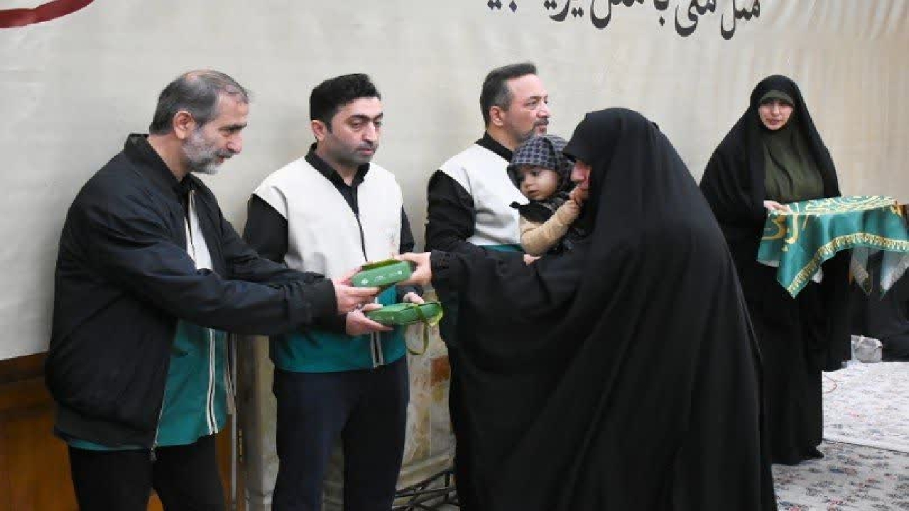 تجلیل از مادران برگزیده رویداد «شکوه مادری» در رشت+ تصاویر