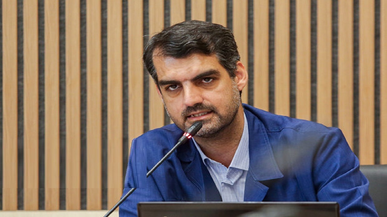 باید در مسئله جنگ به مسئولان کشور اعتماد کنیم